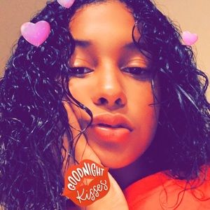 Meet your Posher, Solaya